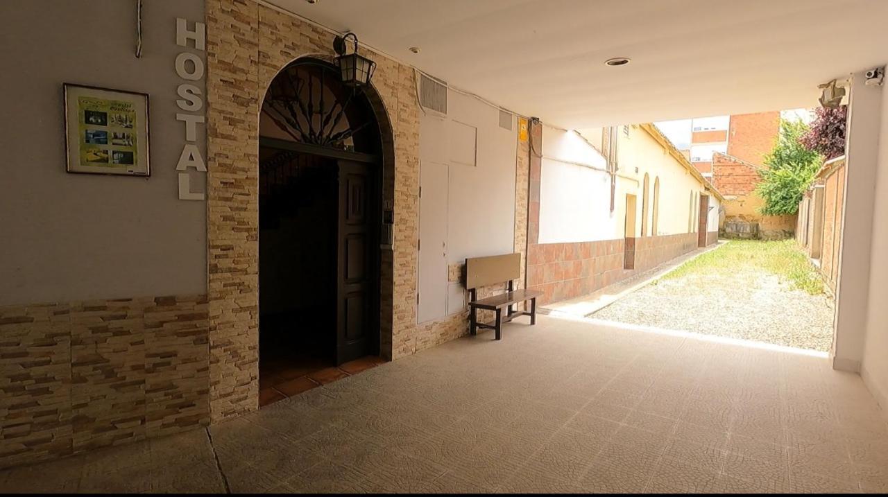 Hostal Santiago Carrion De Los Condes Exterior photo