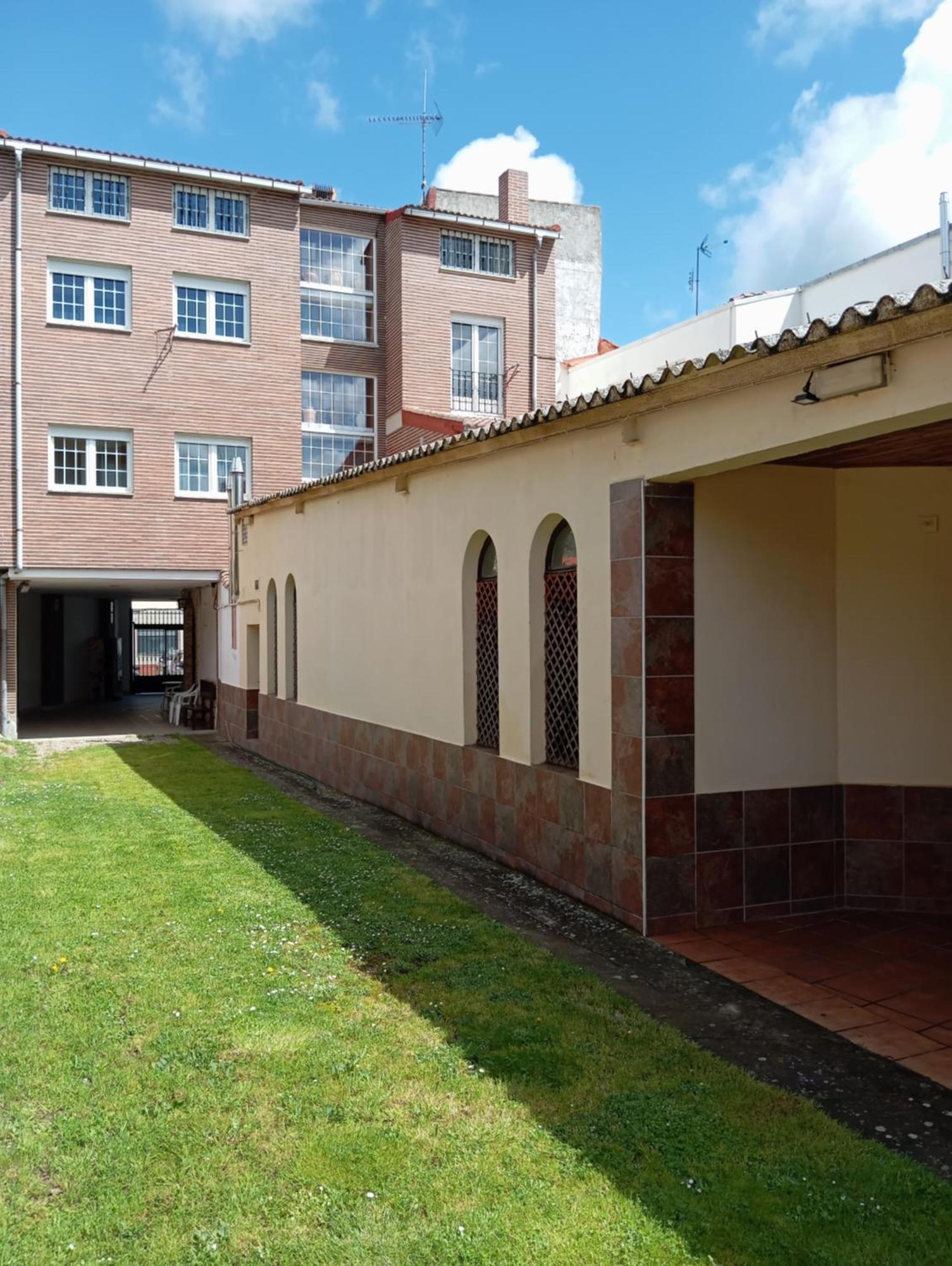 Hostal Santiago Carrion De Los Condes Exterior photo