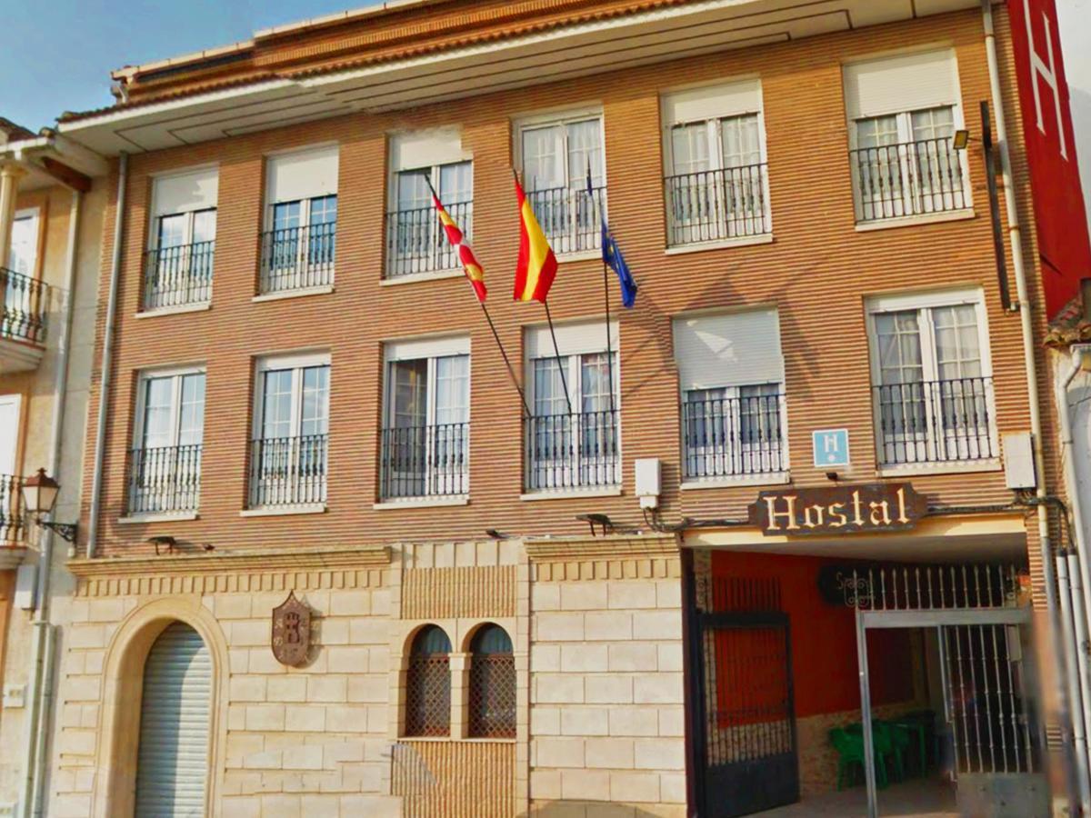Hostal Santiago Carrion De Los Condes Exterior photo
