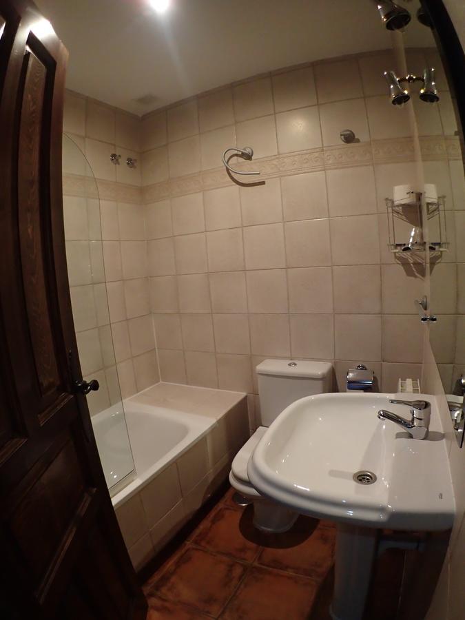 Hostal Santiago Carrion De Los Condes Exterior photo